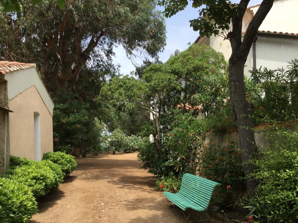 Hotel Le Manoir De Port-Cros Esterno foto